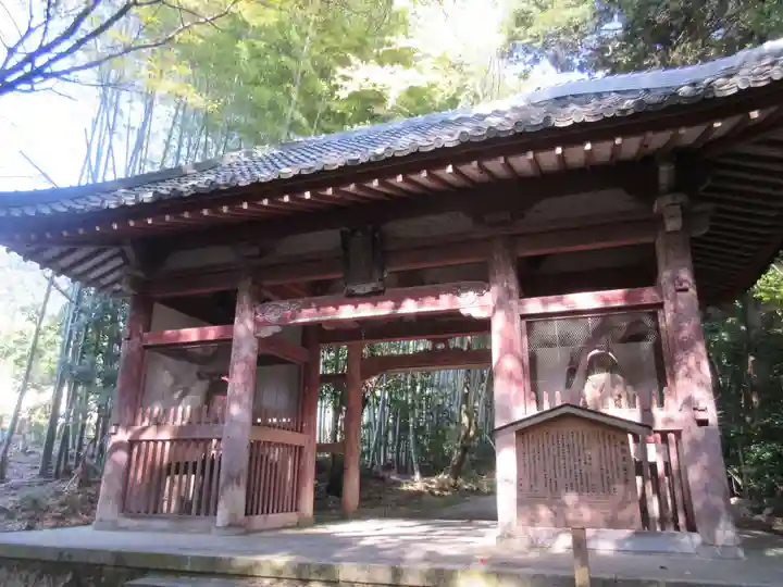勝持寺(花の寺)の山門・神門