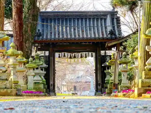 新宮八幡神社の山門・神門
