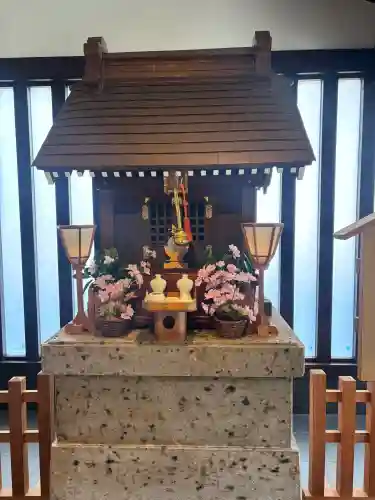 櫻木神社の{uncategorized: "未分類", other: "その他", undefined: "問題あり", building: "その他建物", grave: "お墓", sacred_gate: "鳥居", guardian: "狛犬", statue: "像", buddha: "仏像", history: "歴史", nature: "自然", garden: "庭園", animal: "動物", pagoda: "塔", temizu: "手水舎", mountain_gate: "山門・神門", sanctuary: "本殿・本堂", subordinate: "末社・摂社", art: "芸術", scenery: "景色", jizo: "地蔵", ema: "絵馬", goshuin: "御朱印", omikuji: "おみくじ", items: "授与品その他", amulet: "お守り", goshuincho: "御朱印帳", eats: "食事", festival: "お祭り", votive_dance: "神楽", shichigosan: "七五三参", wedding: "結婚式", experience: "体験その他", initially: "初詣", around: "周辺", anti_infection: "感染症対策"}