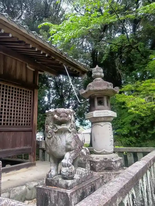 熊野神社の{uncategorized: "未分類", other: "その他", undefined: "問題あり", building: "その他建物", grave: "お墓", sacred_gate: "鳥居", guardian: "狛犬", statue: "像", buddha: "仏像", history: "歴史", nature: "自然", garden: "庭園", animal: "動物", pagoda: "塔", temizu: "手水舎", mountain_gate: "山門・神門", sanctuary: "本殿・本堂", subordinate: "末社・摂社", art: "芸術", scenery: "景色", jizo: "地蔵", ema: "絵馬", goshuin: "御朱印", omikuji: "おみくじ", items: "授与品その他", amulet: "お守り", goshuincho: "御朱印帳", eats: "食事", festival: "お祭り", votive_dance: "神楽", shichigosan: "七五三参", wedding: "結婚式", experience: "体験その他", initially: "初詣", around: "周辺", anti_infection: "感染症対策"}