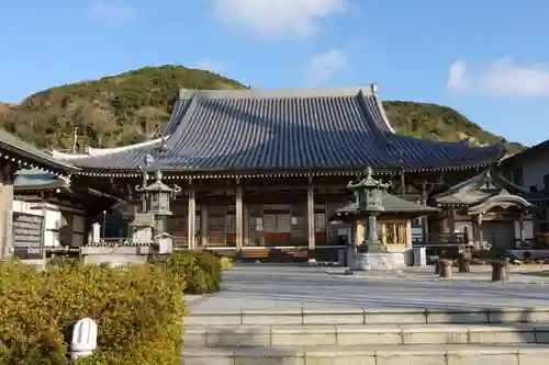 八浄寺の本殿・本堂