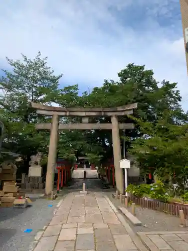 六孫王神社の{uncategorized: "未分類", other: "その他", undefined: "問題あり", building: "その他建物", grave: "お墓", sacred_gate: "鳥居", guardian: "狛犬", statue: "像", buddha: "仏像", history: "歴史", nature: "自然", garden: "庭園", animal: "動物", pagoda: "塔", temizu: "手水舎", mountain_gate: "山門・神門", sanctuary: "本殿・本堂", subordinate: "末社・摂社", art: "芸術", scenery: "景色", jizo: "地蔵", ema: "絵馬", goshuin: "御朱印", omikuji: "おみくじ", items: "授与品その他", amulet: "お守り", goshuincho: "御朱印帳", eats: "食事", festival: "お祭り", votive_dance: "神楽", shichigosan: "七五三参", wedding: "結婚式", experience: "体験その他", initially: "初詣", around: "周辺", anti_infection: "感染症対策"}