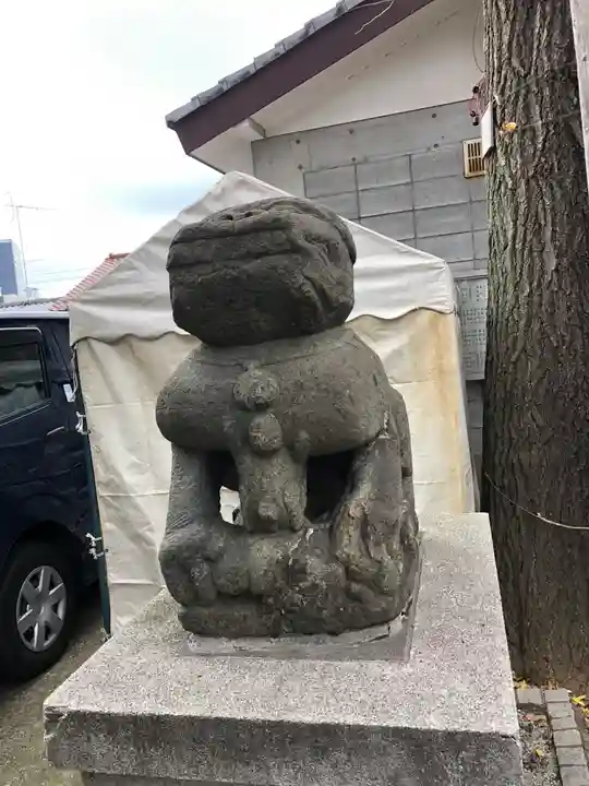 穏田神社の狛犬