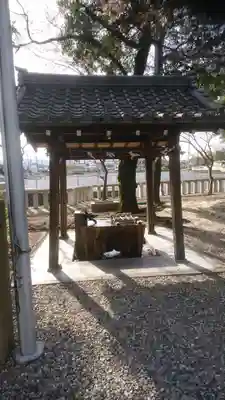 本土神社の手水舎