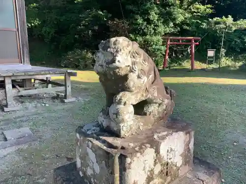 諏訪神社の狛犬