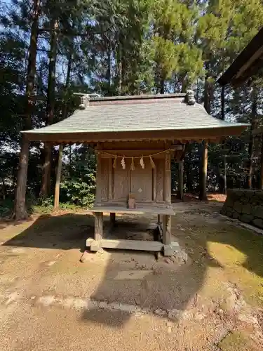 六所神社の{uncategorized: "未分類", other: "その他", undefined: "問題あり", building: "その他建物", grave: "お墓", sacred_gate: "鳥居", guardian: "狛犬", statue: "像", buddha: "仏像", history: "歴史", nature: "自然", garden: "庭園", animal: "動物", pagoda: "塔", temizu: "手水舎", mountain_gate: "山門・神門", sanctuary: "本殿・本堂", subordinate: "末社・摂社", art: "芸術", scenery: "景色", jizo: "地蔵", ema: "絵馬", goshuin: "御朱印", omikuji: "おみくじ", items: "授与品その他", amulet: "お守り", goshuincho: "御朱印帳", eats: "食事", festival: "お祭り", votive_dance: "神楽", shichigosan: "七五三参", wedding: "結婚式", experience: "体験その他", initially: "初詣", around: "周辺", anti_infection: "感染症対策"}