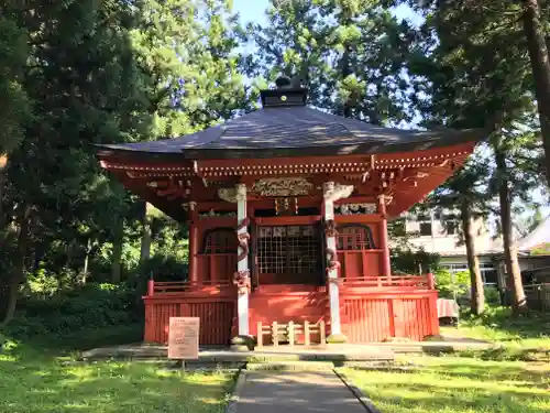 出羽神社(出羽三山神社)～三神合祭殿～の末社