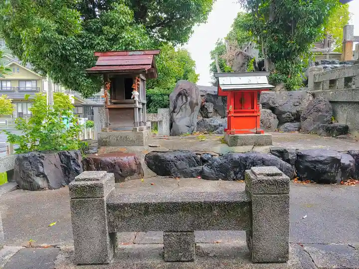 間黒神社(幸心)の末社・摂社