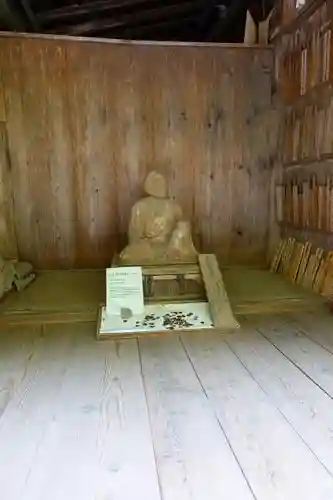 吉野水分神社の像