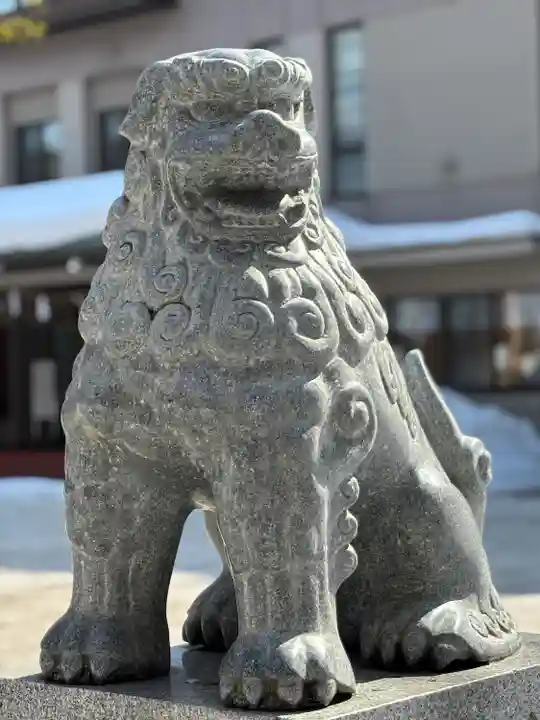 北海道神宮頓宮の狛犬