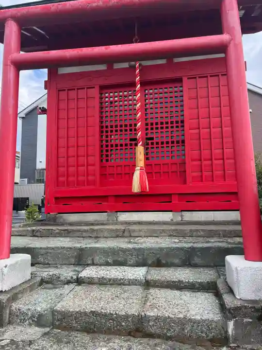 八軒庭稲荷社の{uncategorized: "未分類", other: "その他", undefined: "問題あり", building: "その他建物", grave: "お墓", sacred_gate: "鳥居", guardian: "狛犬", statue: "像", buddha: "仏像", history: "歴史", nature: "自然", garden: "庭園", animal: "動物", pagoda: "塔", temizu: "手水舎", mountain_gate: "山門・神門", sanctuary: "本殿・本堂", subordinate: "末社・摂社", art: "芸術", scenery: "景色", jizo: "地蔵", ema: "絵馬", goshuin: "御朱印", omikuji: "おみくじ", items: "授与品その他", amulet: "お守り", goshuincho: "御朱印帳", eats: "食事", festival: "お祭り", votive_dance: "神楽", shichigosan: "七五三参", wedding: "結婚式", experience: "体験その他", initially: "初詣", around: "周辺", anti_infection: "感染症対策"}