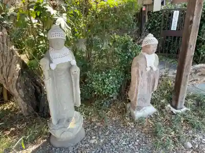 済興寺の{uncategorized: "未分類", other: "その他", undefined: "問題あり", building: "その他建物", grave: "お墓", sacred_gate: "鳥居", guardian: "狛犬", statue: "像", buddha: "仏像", history: "歴史", nature: "自然", garden: "庭園", animal: "動物", pagoda: "塔", temizu: "手水舎", mountain_gate: "山門・神門", sanctuary: "本殿・本堂", subordinate: "末社・摂社", art: "芸術", scenery: "景色", jizo: "地蔵", ema: "絵馬", goshuin: "御朱印", omikuji: "おみくじ", items: "授与品その他", amulet: "お守り", goshuincho: "御朱印帳", eats: "食事", festival: "お祭り", votive_dance: "神楽", shichigosan: "七五三参", wedding: "結婚式", experience: "体験その他", initially: "初詣", around: "周辺", anti_infection: "感染症対策"}