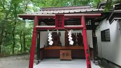 新屋山神社の末社・摂社