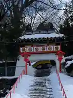 成田山安養寺の山門・神門