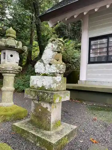 引手力男神社の狛犬