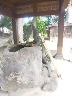 北東本宮小室浅間神社の手水舎