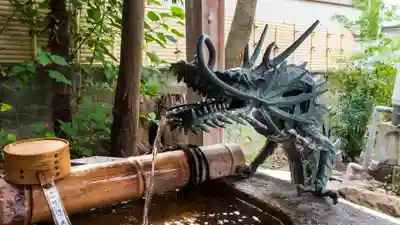 友呂岐神社の手水舎