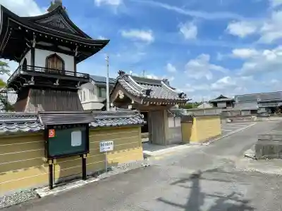 専明寺の{uncategorized: "未分類", other: "その他", undefined: "問題あり", building: "その他建物", grave: "お墓", sacred_gate: "鳥居", guardian: "狛犬", statue: "像", buddha: "仏像", history: "歴史", nature: "自然", garden: "庭園", animal: "動物", pagoda: "塔", temizu: "手水舎", mountain_gate: "山門・神門", sanctuary: "本殿・本堂", subordinate: "末社・摂社", art: "芸術", scenery: "景色", jizo: "地蔵", ema: "絵馬", goshuin: "御朱印", omikuji: "おみくじ", items: "授与品その他", amulet: "お守り", goshuincho: "御朱印帳", eats: "食事", festival: "お祭り", votive_dance: "神楽", shichigosan: "七五三参", wedding: "結婚式", experience: "体験その他", initially: "初詣", around: "周辺", anti_infection: "感染症対策"}