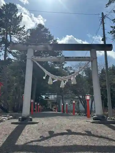 滝上神社の{uncategorized: "未分類", other: "その他", undefined: "問題あり", building: "その他建物", grave: "お墓", sacred_gate: "鳥居", guardian: "狛犬", statue: "像", buddha: "仏像", history: "歴史", nature: "自然", garden: "庭園", animal: "動物", pagoda: "塔", temizu: "手水舎", mountain_gate: "山門・神門", sanctuary: "本殿・本堂", subordinate: "末社・摂社", art: "芸術", scenery: "景色", jizo: "地蔵", ema: "絵馬", goshuin: "御朱印", omikuji: "おみくじ", items: "授与品その他", amulet: "お守り", goshuincho: "御朱印帳", eats: "食事", festival: "お祭り", votive_dance: "神楽", shichigosan: "七五三参", wedding: "結婚式", experience: "体験その他", initially: "初詣", around: "周辺", anti_infection: "感染症対策"}