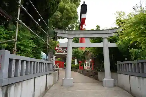 京濱伏見稲荷神社の鳥居