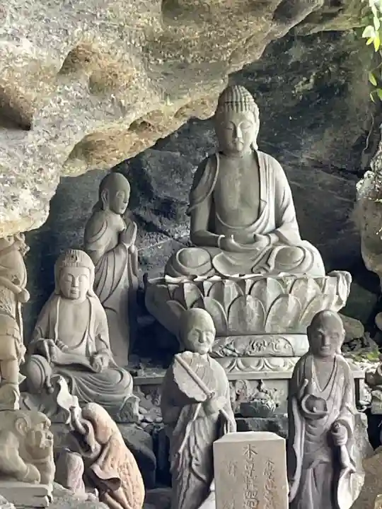 日本寺の{uncategorized: "未分類", other: "その他", undefined: "問題あり", building: "その他建物", grave: "お墓", sacred_gate: "鳥居", guardian: "狛犬", statue: "像", buddha: "仏像", history: "歴史", nature: "自然", garden: "庭園", animal: "動物", pagoda: "塔", temizu: "手水舎", mountain_gate: "山門・神門", sanctuary: "本殿・本堂", subordinate: "末社・摂社", art: "芸術", scenery: "景色", jizo: "地蔵", ema: "絵馬", goshuin: "御朱印", omikuji: "おみくじ", items: "授与品その他", amulet: "お守り", goshuincho: "御朱印帳", eats: "食事", festival: "お祭り", votive_dance: "神楽", shichigosan: "七五三参", wedding: "結婚式", experience: "体験その他", initially: "初詣", around: "周辺", anti_infection: "感染症対策"}