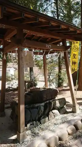 聖神社の手水舎
