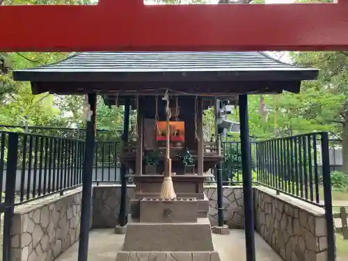 栄誉権現社の{uncategorized: "未分類", other: "その他", undefined: "問題あり", building: "その他建物", grave: "お墓", sacred_gate: "鳥居", guardian: "狛犬", statue: "像", buddha: "仏像", history: "歴史", nature: "自然", garden: "庭園", animal: "動物", pagoda: "塔", temizu: "手水舎", mountain_gate: "山門・神門", sanctuary: "本殿・本堂", subordinate: "末社・摂社", art: "芸術", scenery: "景色", jizo: "地蔵", ema: "絵馬", goshuin: "御朱印", omikuji: "おみくじ", items: "授与品その他", amulet: "お守り", goshuincho: "御朱印帳", eats: "食事", festival: "お祭り", votive_dance: "神楽", shichigosan: "七五三参", wedding: "結婚式", experience: "体験その他", initially: "初詣", around: "周辺", anti_infection: "感染症対策"}