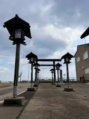 月崎神社の{uncategorized: "未分類", other: "その他", undefined: "問題あり", building: "その他建物", grave: "お墓", sacred_gate: "鳥居", guardian: "狛犬", statue: "像", buddha: "仏像", history: "歴史", nature: "自然", garden: "庭園", animal: "動物", pagoda: "塔", temizu: "手水舎", mountain_gate: "山門・神門", sanctuary: "本殿・本堂", subordinate: "末社・摂社", art: "芸術", scenery: "景色", jizo: "地蔵", ema: "絵馬", goshuin: "御朱印", omikuji: "おみくじ", items: "授与品その他", amulet: "お守り", goshuincho: "御朱印帳", eats: "食事", festival: "お祭り", votive_dance: "神楽", shichigosan: "七五三参", wedding: "結婚式", experience: "体験その他", initially: "初詣", around: "周辺", anti_infection: "感染症対策"}