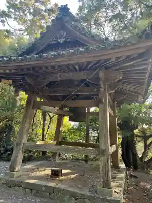 恩山寺の{uncategorized: "未分類", other: "その他", undefined: "問題あり", building: "その他建物", grave: "お墓", sacred_gate: "鳥居", guardian: "狛犬", statue: "像", buddha: "仏像", history: "歴史", nature: "自然", garden: "庭園", animal: "動物", pagoda: "塔", temizu: "手水舎", mountain_gate: "山門・神門", sanctuary: "本殿・本堂", subordinate: "末社・摂社", art: "芸術", scenery: "景色", jizo: "地蔵", ema: "絵馬", goshuin: "御朱印", omikuji: "おみくじ", items: "授与品その他", amulet: "お守り", goshuincho: "御朱印帳", eats: "食事", festival: "お祭り", votive_dance: "神楽", shichigosan: "七五三参", wedding: "結婚式", experience: "体験その他", initially: "初詣", around: "周辺", anti_infection: "感染症対策"}