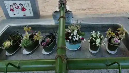 大頭神社の手水舎