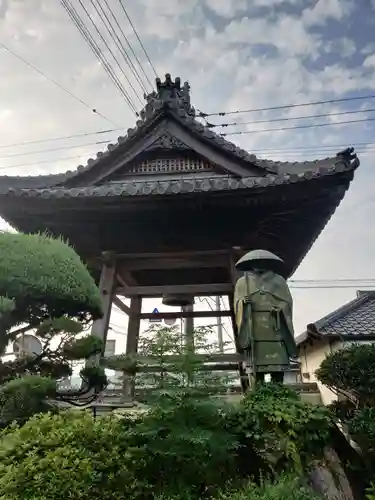 光教寺の像