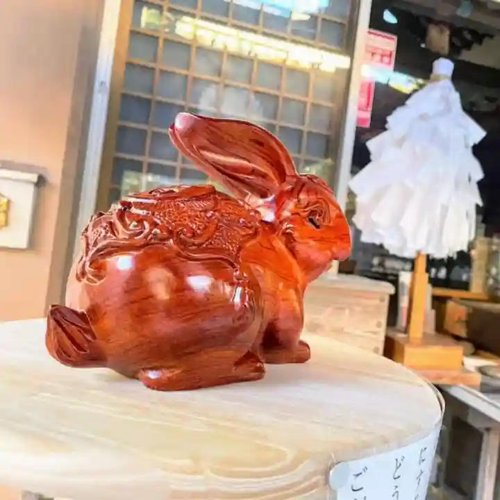 彌彦神社 (伊夜日子神社)の像