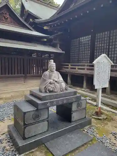 備後護國神社の像