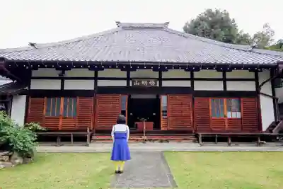 高蔵寺の本殿・本堂