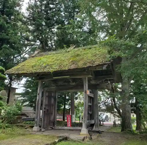 恵日寺の山門