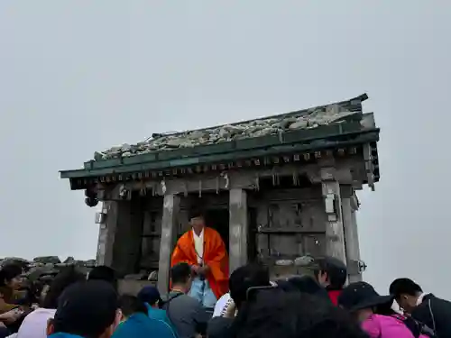 雄山神社峰本社の本殿