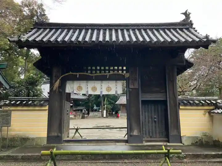 鞭崎神社(八幡宮)の山門・神門