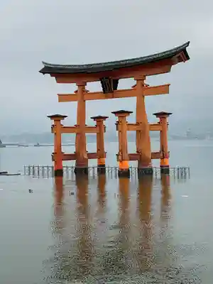 厳島神社の鳥居