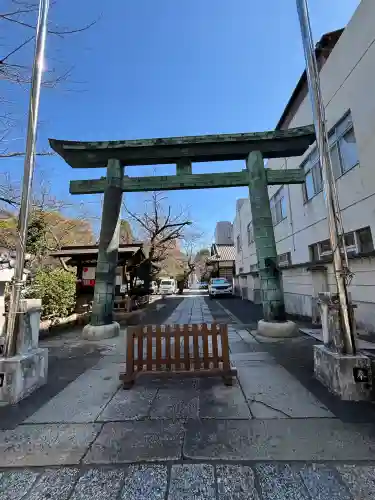 名古屋東照宮の{uncategorized: "未分類", other: "その他", undefined: "問題あり", building: "その他建物", grave: "お墓", sacred_gate: "鳥居", guardian: "狛犬", statue: "像", buddha: "仏像", history: "歴史", nature: "自然", garden: "庭園", animal: "動物", pagoda: "塔", temizu: "手水舎", mountain_gate: "山門・神門", sanctuary: "本殿・本堂", subordinate: "末社・摂社", art: "芸術", scenery: "景色", jizo: "地蔵", ema: "絵馬", goshuin: "御朱印", omikuji: "おみくじ", items: "授与品その他", amulet: "お守り", goshuincho: "御朱印帳", eats: "食事", festival: "お祭り", votive_dance: "神楽", shichigosan: "七五三参", wedding: "結婚式", experience: "体験その他", initially: "初詣", around: "周辺", anti_infection: "感染症対策"}