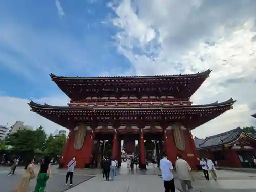 浅草寺の山門