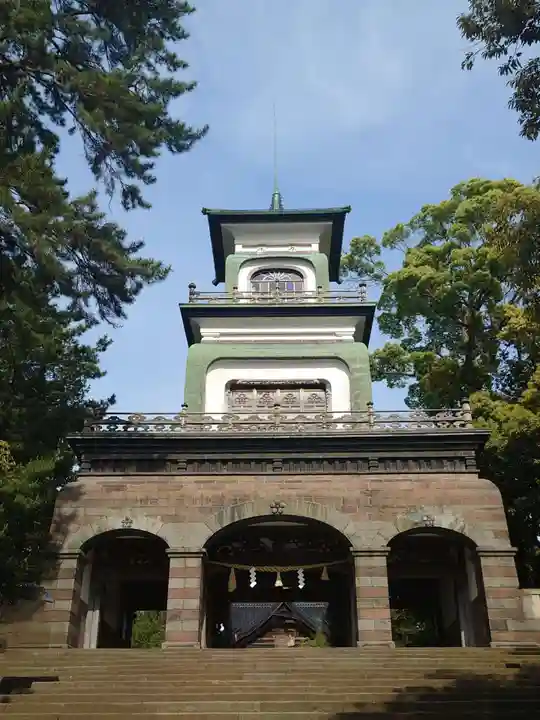 尾山神社の山門・神門
