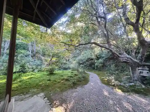 厭離庵の{uncategorized: "未分類", other: "その他", undefined: "問題あり", building: "その他建物", grave: "お墓", sacred_gate: "鳥居", guardian: "狛犬", statue: "像", buddha: "仏像", history: "歴史", nature: "自然", garden: "庭園", animal: "動物", pagoda: "塔", temizu: "手水舎", mountain_gate: "山門・神門", sanctuary: "本殿・本堂", subordinate: "末社・摂社", art: "芸術", scenery: "景色", jizo: "地蔵", ema: "絵馬", goshuin: "御朱印", omikuji: "おみくじ", items: "授与品その他", amulet: "お守り", goshuincho: "御朱印帳", eats: "食事", festival: "お祭り", votive_dance: "神楽", shichigosan: "七五三参", wedding: "結婚式", experience: "体験その他", initially: "初詣", around: "周辺", anti_infection: "感染症対策"}