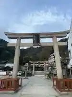 美保神社の{uncategorized: "未分類", other: "その他", undefined: "問題あり", building: "その他建物", grave: "お墓", sacred_gate: "鳥居", guardian: "狛犬", statue: "像", buddha: "仏像", history: "歴史", nature: "自然", garden: "庭園", animal: "動物", pagoda: "塔", temizu: "手水舎", mountain_gate: "山門・神門", sanctuary: "本殿・本堂", subordinate: "末社・摂社", art: "芸術", scenery: "景色", jizo: "地蔵", ema: "絵馬", goshuin: "御朱印", omikuji: "おみくじ", items: "授与品その他", amulet: "お守り", goshuincho: "御朱印帳", eats: "食事", festival: "お祭り", votive_dance: "神楽", shichigosan: "七五三参", wedding: "結婚式", experience: "体験その他", initially: "初詣", around: "周辺", anti_infection: "感染症対策"}