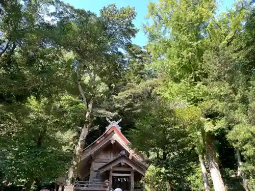 出雲大社の{uncategorized: "未分類", other: "その他", undefined: "問題あり", building: "その他建物", grave: "お墓", sacred_gate: "鳥居", guardian: "狛犬", statue: "像", buddha: "仏像", history: "歴史", nature: "自然", garden: "庭園", animal: "動物", pagoda: "塔", temizu: "手水舎", mountain_gate: "山門・神門", sanctuary: "本殿・本堂", subordinate: "末社・摂社", art: "芸術", scenery: "景色", jizo: "地蔵", ema: "絵馬", goshuin: "御朱印", omikuji: "おみくじ", items: "授与品その他", amulet: "お守り", goshuincho: "御朱印帳", eats: "食事", festival: "お祭り", votive_dance: "神楽", shichigosan: "七五三参", wedding: "結婚式", experience: "体験その他", initially: "初詣", around: "周辺", anti_infection: "感染症対策"}