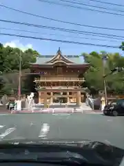 健軍神社の山門