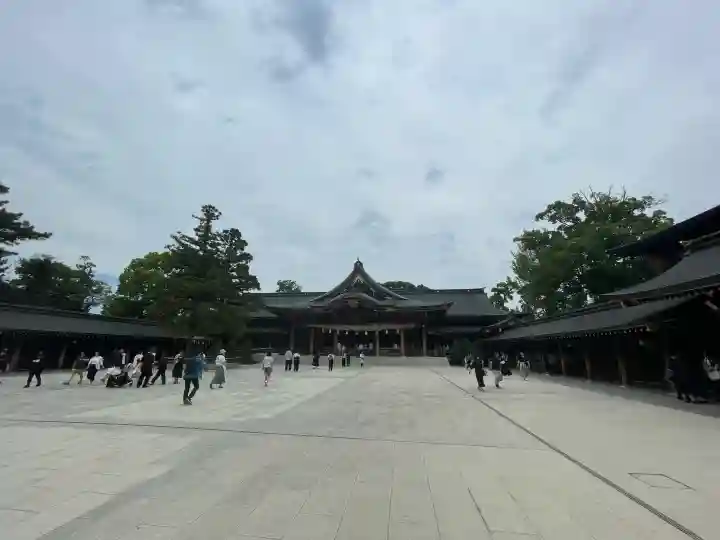 寒川神社の{uncategorized: "未分類", other: "その他", undefined: "問題あり", building: "その他建物", grave: "お墓", sacred_gate: "鳥居", guardian: "狛犬", statue: "像", buddha: "仏像", history: "歴史", nature: "自然", garden: "庭園", animal: "動物", pagoda: "塔", temizu: "手水舎", mountain_gate: "山門・神門", sanctuary: "本殿・本堂", subordinate: "末社・摂社", art: "芸術", scenery: "景色", jizo: "地蔵", ema: "絵馬", goshuin: "御朱印", omikuji: "おみくじ", items: "授与品その他", amulet: "お守り", goshuincho: "御朱印帳", eats: "食事", festival: "お祭り", votive_dance: "神楽", shichigosan: "七五三参", wedding: "結婚式", experience: "体験その他", initially: "初詣", around: "周辺", anti_infection: "感染症対策"}