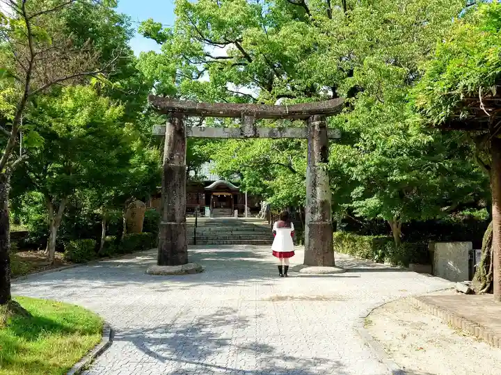 與止日女神社の鳥居