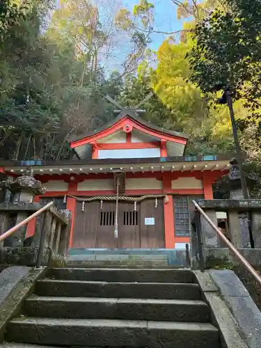 湯谷神社の{uncategorized: "未分類", other: "その他", undefined: "問題あり", building: "その他建物", grave: "お墓", sacred_gate: "鳥居", guardian: "狛犬", statue: "像", buddha: "仏像", history: "歴史", nature: "自然", garden: "庭園", animal: "動物", pagoda: "塔", temizu: "手水舎", mountain_gate: "山門・神門", sanctuary: "本殿・本堂", subordinate: "末社・摂社", art: "芸術", scenery: "景色", jizo: "地蔵", ema: "絵馬", goshuin: "御朱印", omikuji: "おみくじ", items: "授与品その他", amulet: "お守り", goshuincho: "御朱印帳", eats: "食事", festival: "お祭り", votive_dance: "神楽", shichigosan: "七五三参", wedding: "結婚式", experience: "体験その他", initially: "初詣", around: "周辺", anti_infection: "感染症対策"}