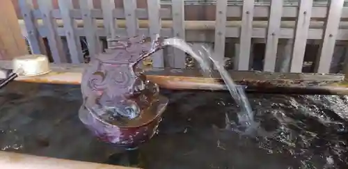 小野照崎神社の手水舎