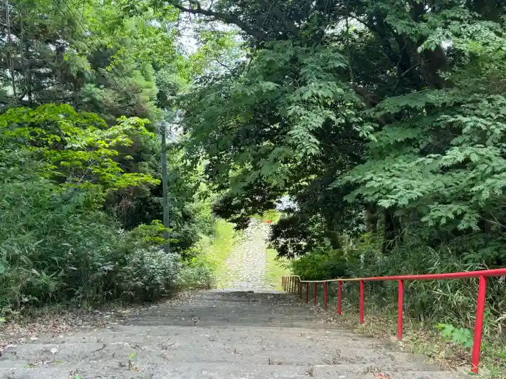 亀岡八幡宮の{uncategorized: "未分類", other: "その他", undefined: "問題あり", building: "その他建物", grave: "お墓", sacred_gate: "鳥居", guardian: "狛犬", statue: "像", buddha: "仏像", history: "歴史", nature: "自然", garden: "庭園", animal: "動物", pagoda: "塔", temizu: "手水舎", mountain_gate: "山門・神門", sanctuary: "本殿・本堂", subordinate: "末社・摂社", art: "芸術", scenery: "景色", jizo: "地蔵", ema: "絵馬", goshuin: "御朱印", omikuji: "おみくじ", items: "授与品その他", amulet: "お守り", goshuincho: "御朱印帳", eats: "食事", festival: "お祭り", votive_dance: "神楽", shichigosan: "七五三参", wedding: "結婚式", experience: "体験その他", initially: "初詣", around: "周辺", anti_infection: "感染症対策"}